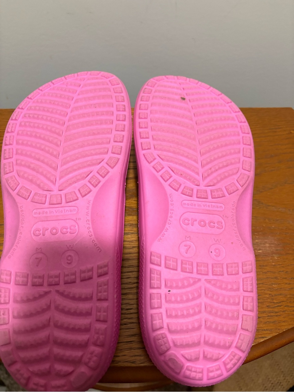 Title: Crocs Pink Getaway Platform Flip Flops Sandals Women’s Size 9 - Picture 4 of 5